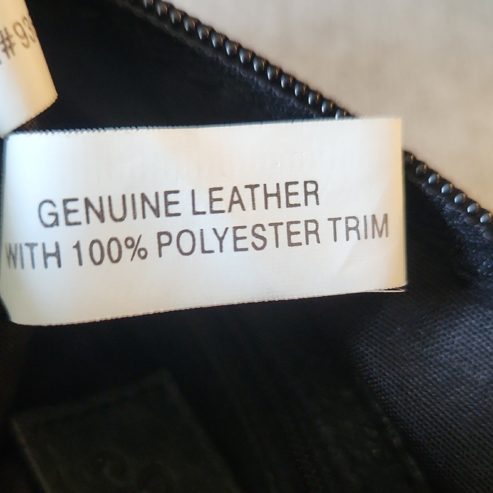 St. John's Bay Black Leather Shoulder Bag - Picture 5 of 5